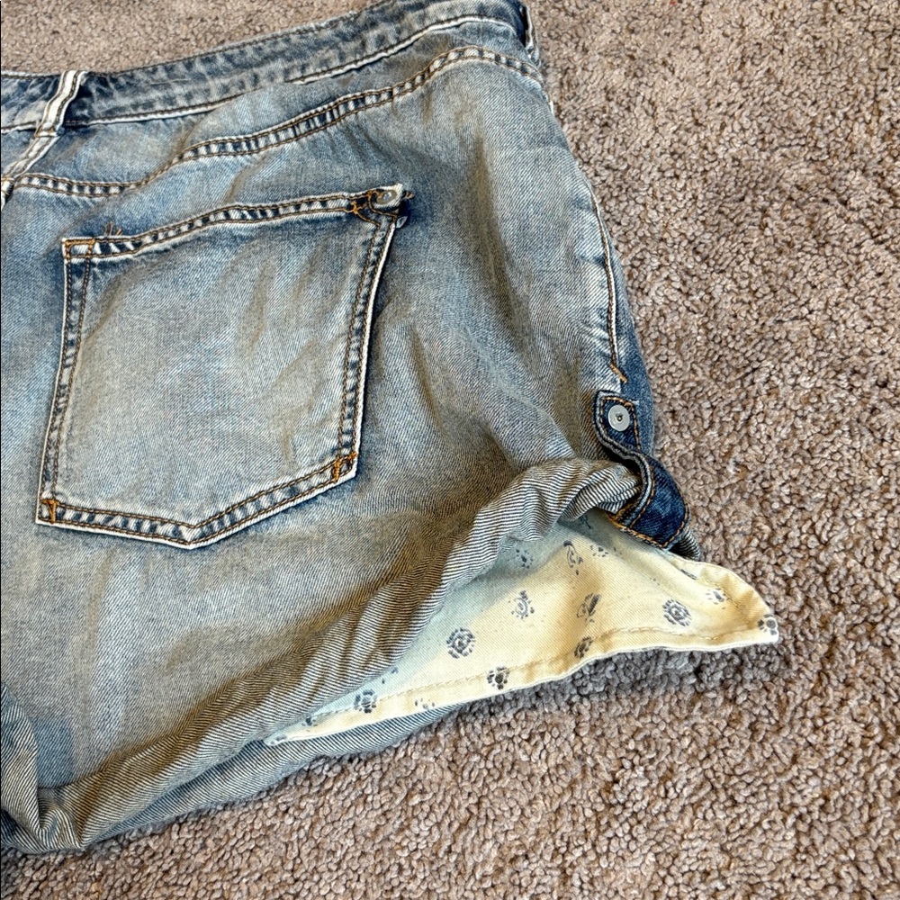 Anthropologie Pilcro the relaxed shortie shorts - Picture 13 of 14